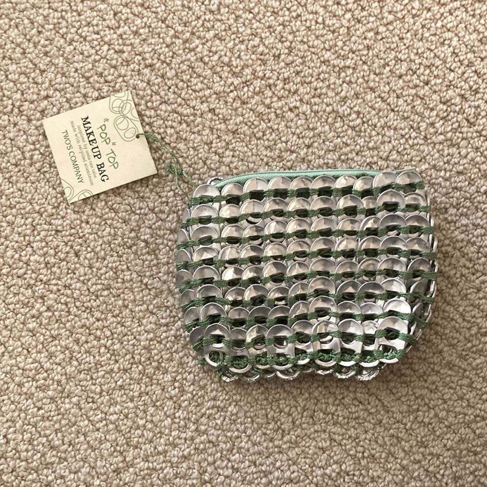 NEW Pop Top Soda Can Tops Makeup Bag Cosmetic Case Bottle Cap NWT 5” by 5”